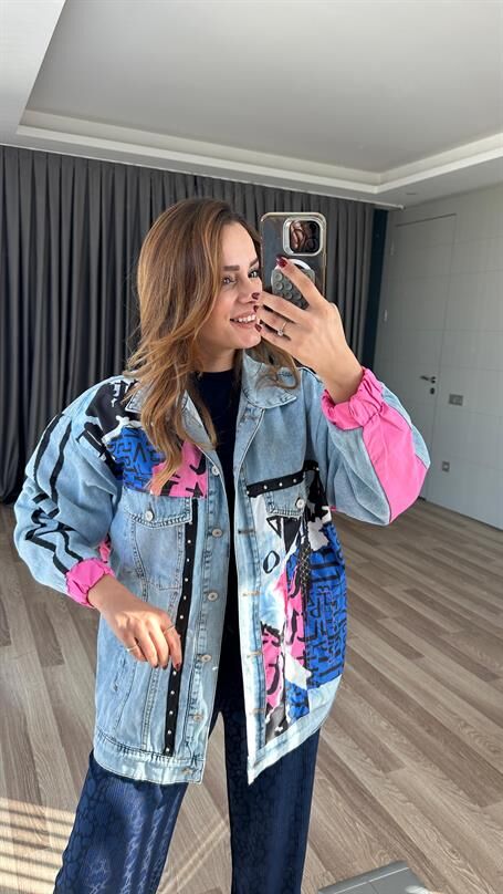 Arkası Yazı Detaylı Taşlı Denim Ceket